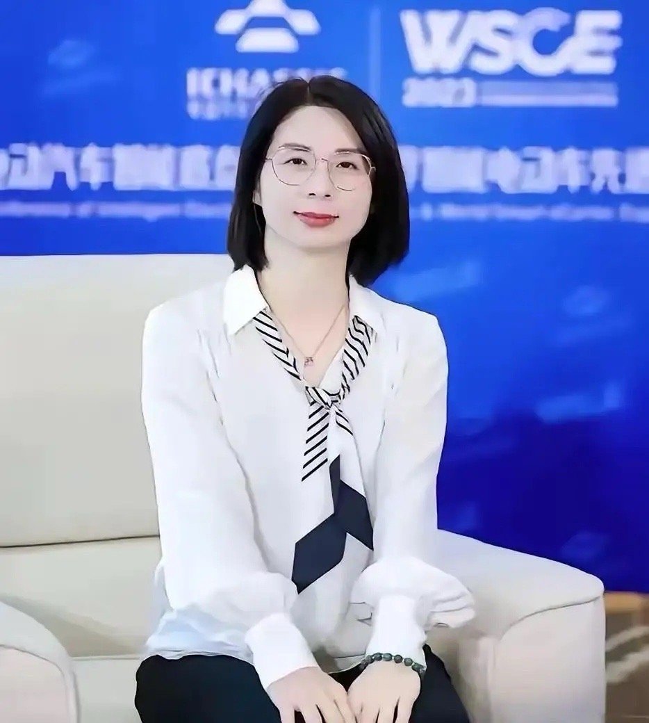 被老板性侵的销售女总监崔丽丽，案子终于要在4月23日开庭了。她直接索赔250多万