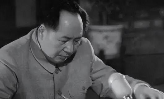 毛主席是怎么说麻将的？有一次毛主席和叶剑英，师哲等人一起打麻将，一连打了数盘，毛