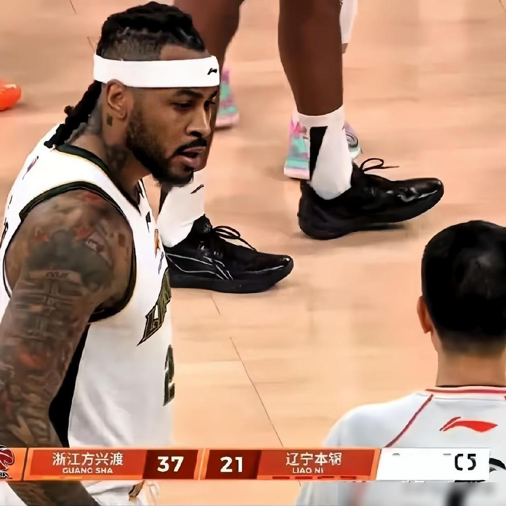 朱芳雨看得清楚！辽宁打广厦，莫兰德的发挥让杨鸣无奈，全场登场20分42秒，只得到