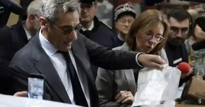 你敢扣我20万包裹？我反手就拿下12亿订单！11月6日，法国前脚刚在戴高