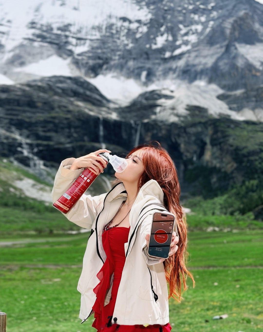 稻城亚丁稻城亚丁|用半条命换人间壁纸🏔️终于体验到了眼睛在天堂，身体在地