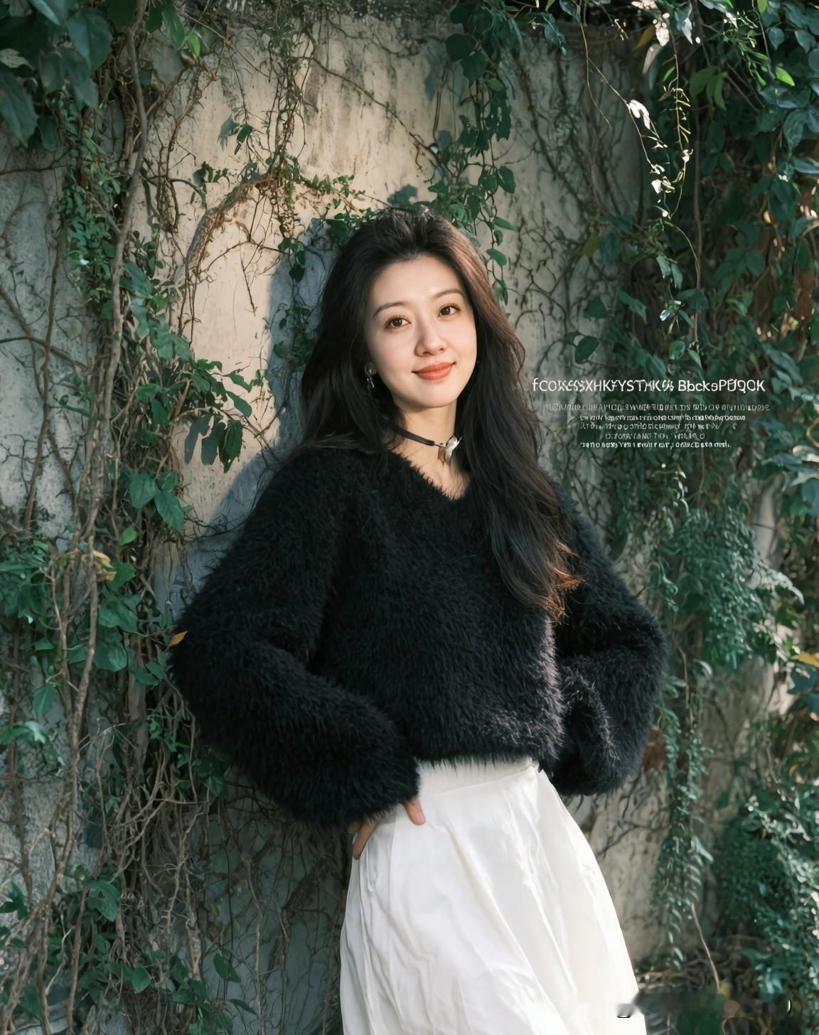 总觉得这世界有时像加了滤镜，看得见的不一定是真实的。人心复杂，像层层包裹