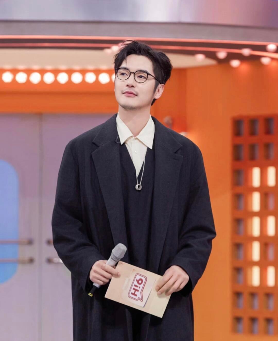 好消息：金世佳第一。坏消息：黄晓明落榜。在今年5月，上海戏剧学院公布的20
