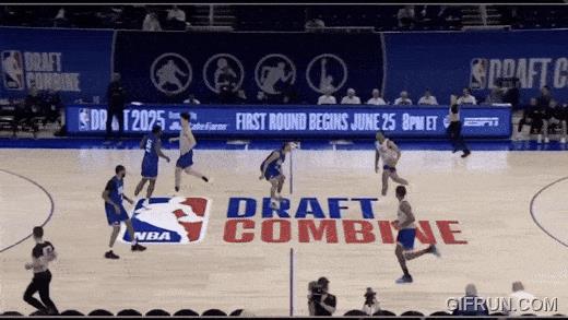顶级策应！这就是杨瀚森的潜力！随着多位NCAA球员相继宣布退出选秀，杨瀚森的选