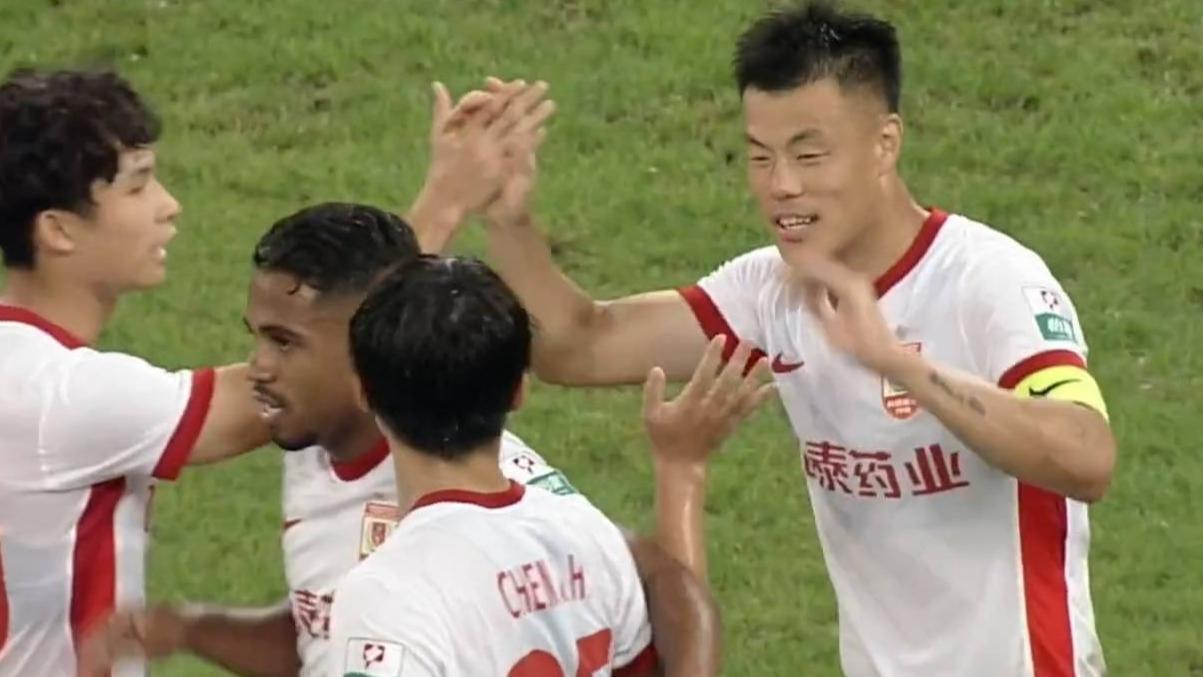 中甲积分榜更新！亚泰6-0大爆发，佛山南狮继续垫底！青年人3-1重返第二！