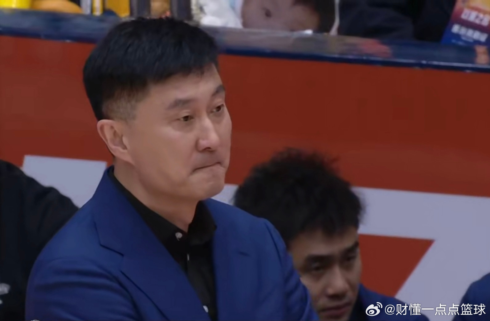 CBA第35轮战罢，广东宏远与深圳男篮的排名走势彻底走向两个极端。广东宏远不敌山