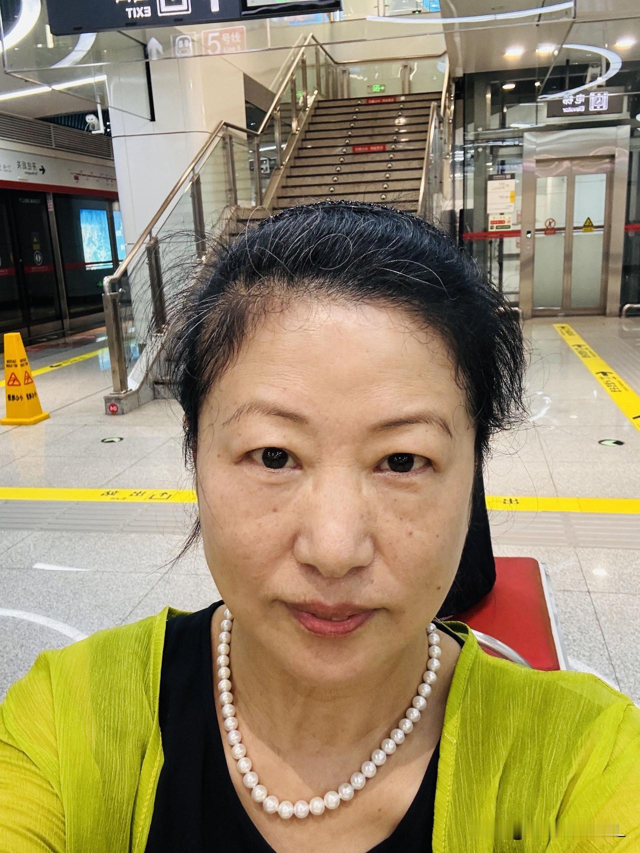 太热了，扛不住了我要回家了，早上兴致勃勃的来到老虎滩海洋公园。进了老虎滩公