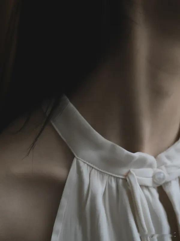 人生走到后半程，变老不可避免，善待自己尤为重要。别再执着年轻时那些虚无缥缈的追求