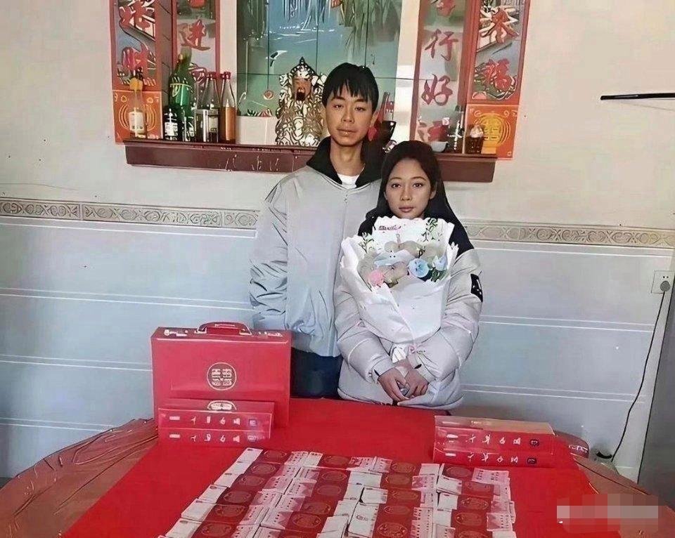 同样是订婚，区别在桌子上。