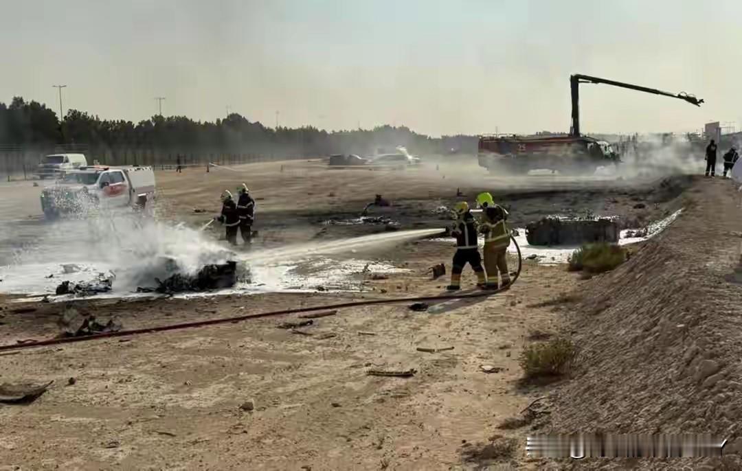 对莫迪而言，“天塌了”。据多家媒体11月22日报道，当地时间周五，号称印度