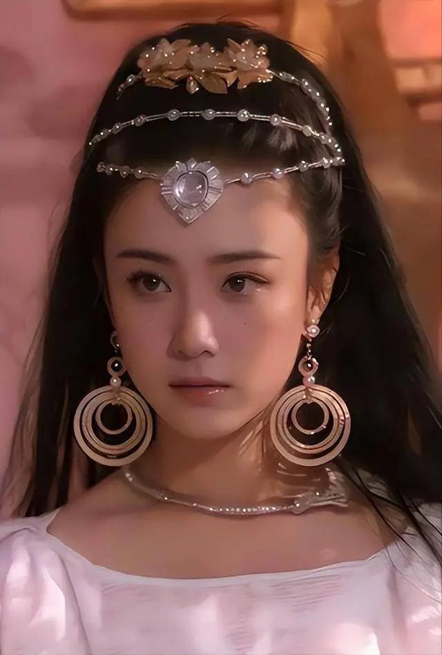 36岁结束两段婚姻、独自育儿，52岁以身试法身陷牢狱、彻底断送演艺事业，59