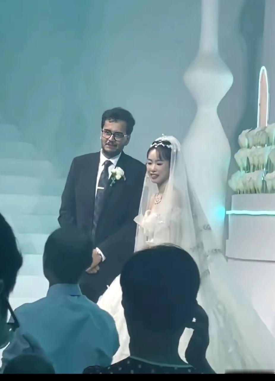 我们国家是没帅哥了吗？一富家千金嫁给了印度三哥，一场婚礼砸进去上百万，让你更想