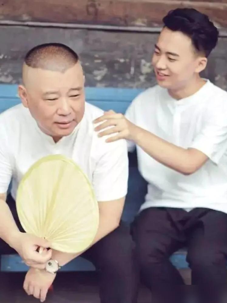 “别等了，让我走吧！”阎鹤祥后台这一哭，等于给郭麒麟的十年画了个句号。你以