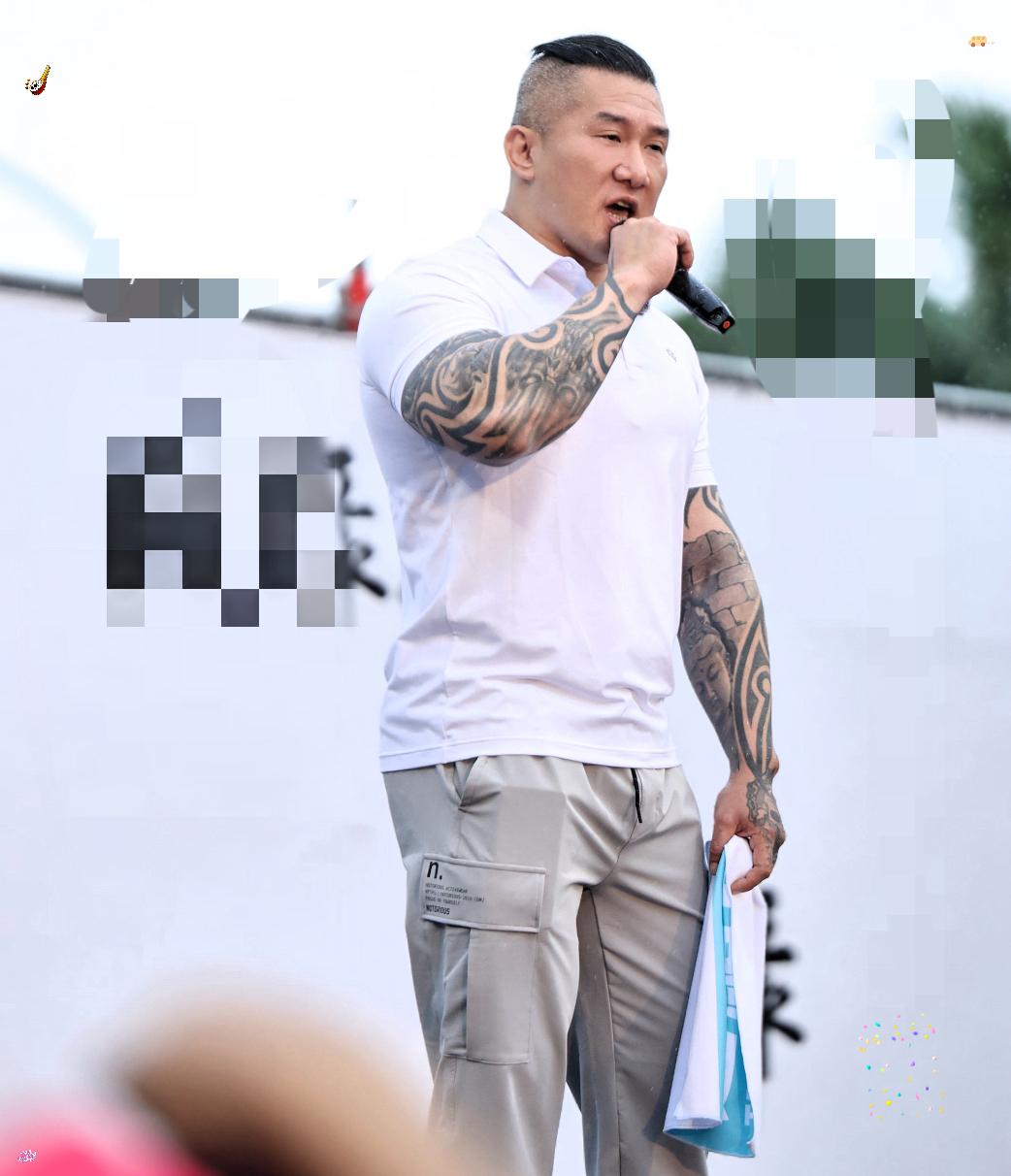 馆长说赖清德要抓他，馆长就跑到福建赖氏祖庙去上香哭诉，结果这次寻根之旅发现