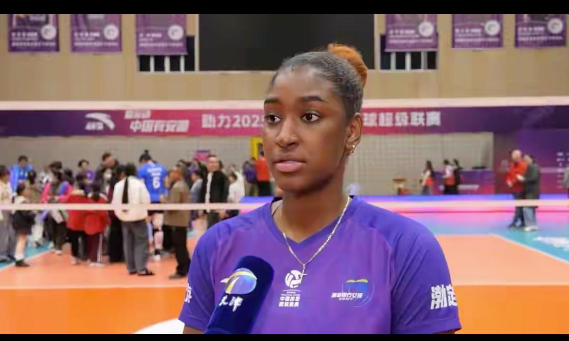 天津女排主场3:0战胜上海女排，稳居小组前两名昂首进入半决赛，可喜可贺。天津女