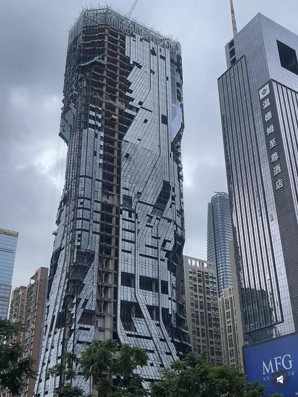 有没有深圳的知道这栋楼是烂尾没还是就这个造型＃城市代表性建筑＃城市＃深圳
