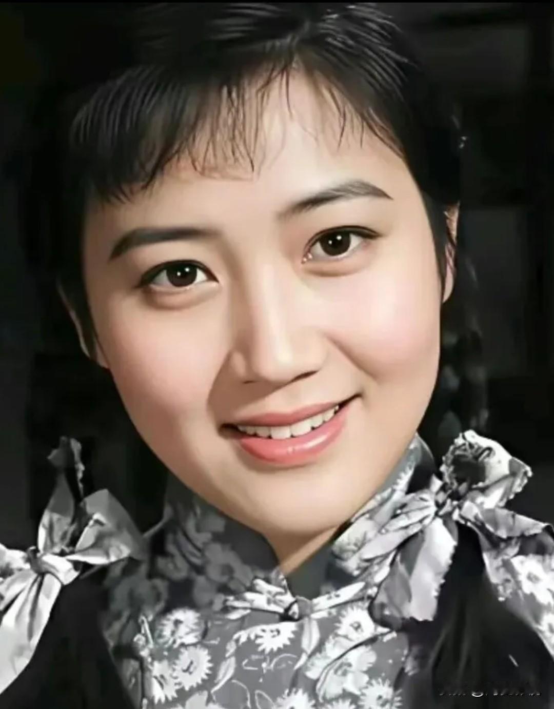 大家还记得这位女演员吗？没想到她已去世4年了，她河北人，年轻时清纯、俊美、气质