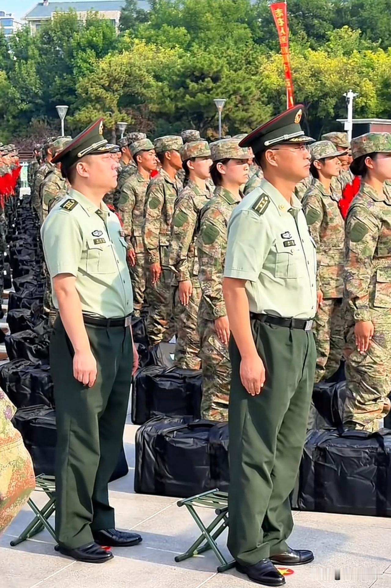 又是一年一度新兵入伍季：今年的女兵比男兵多，为什么？