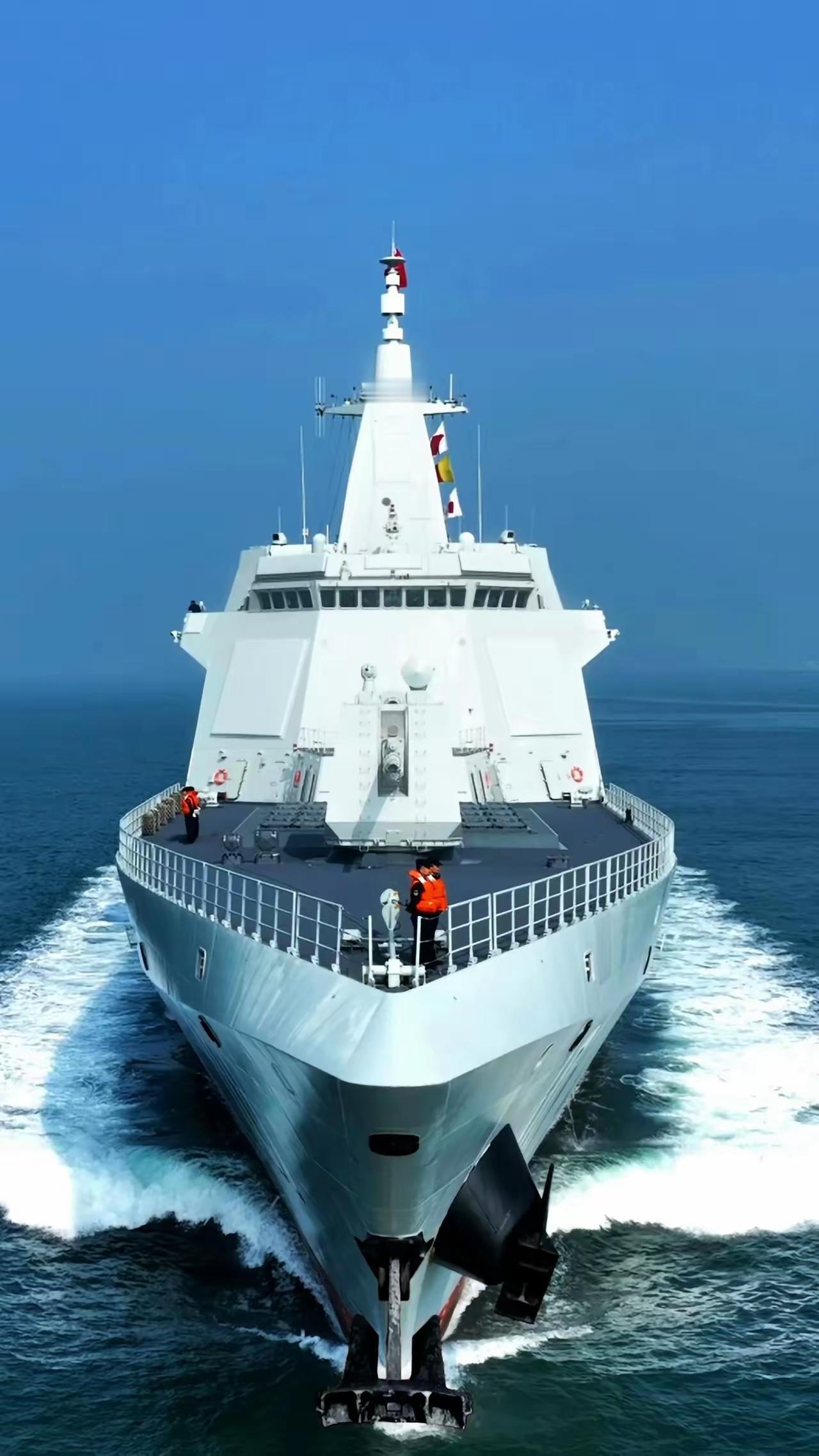 阿美：阿中你家海空军是不是发展太快了？阿中：有什么问题吗？阿美：你家海军三剑