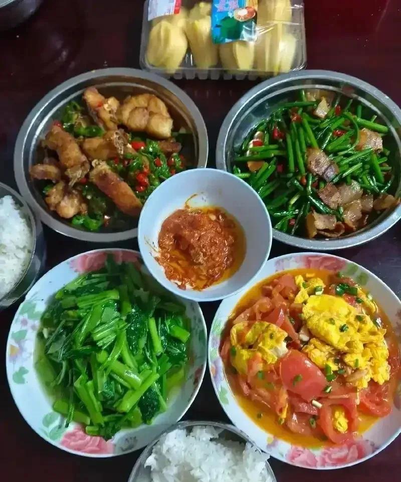 58岁的我，每天晚上都要去儿子家做晚饭，路程15分钟，路过菜市场，买菜回家再做饭