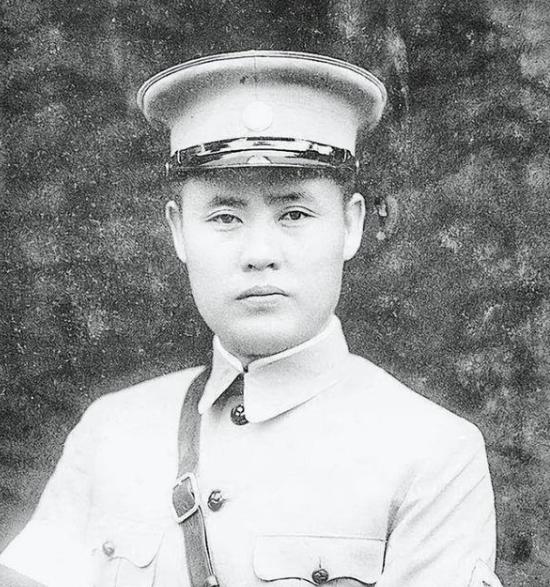 抗美援朝的统帅，最合适的人其实是三个，第一是徐向前，第二是粟裕，第三是傅作义。粟