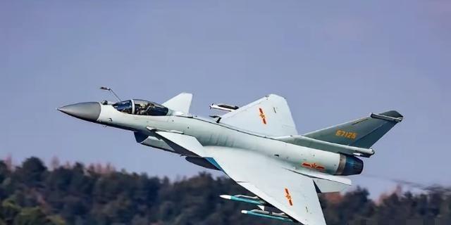 很多人以为不卖歼-10CE给朝鲜是怕得罪西方。错了！真相是，这架四代半战机如