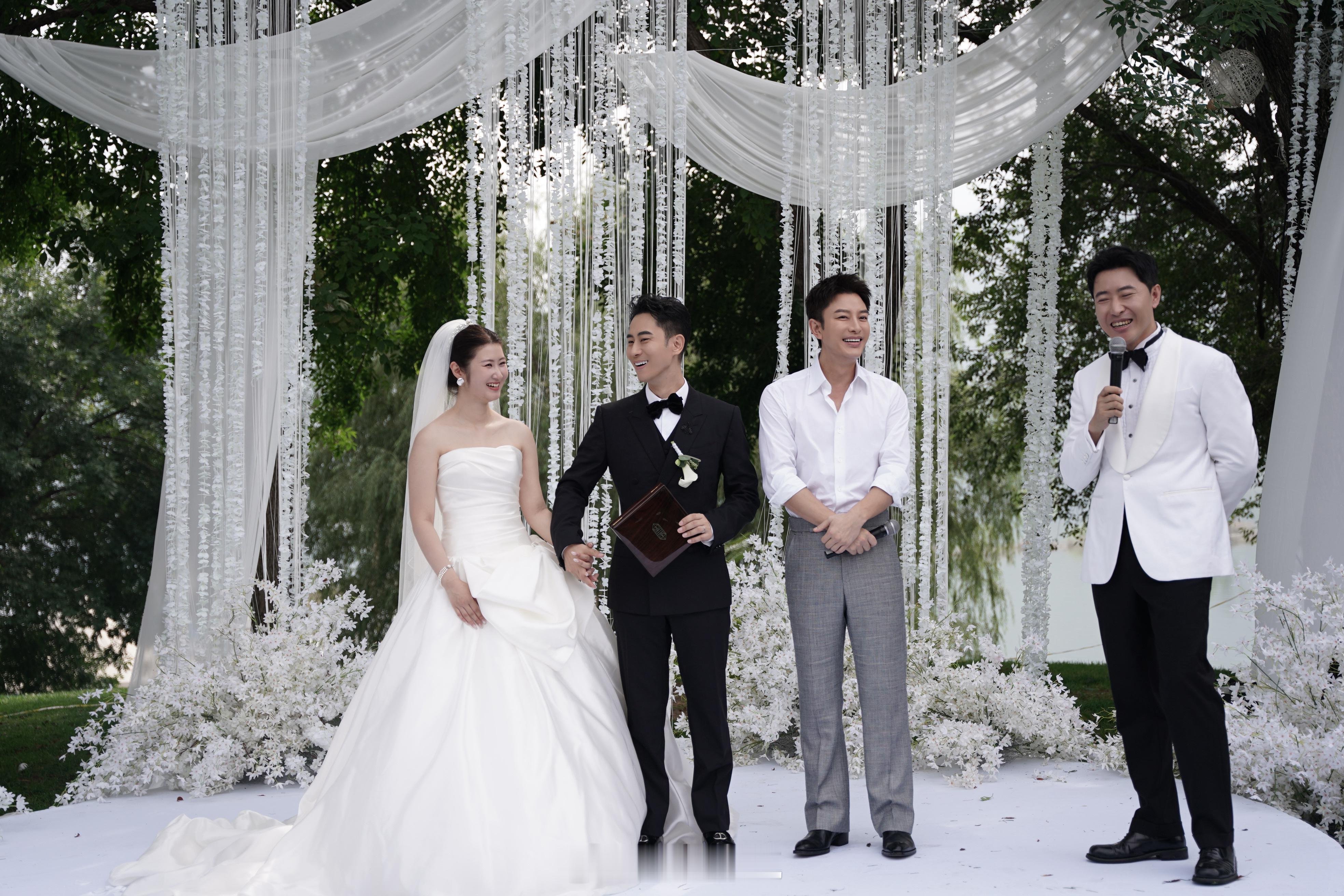 贾乃亮祝经纪人新婚大喜是谁慕了我不说！贾乃亮参加经纪人婚礼，直接送上豪车贺礼🎉