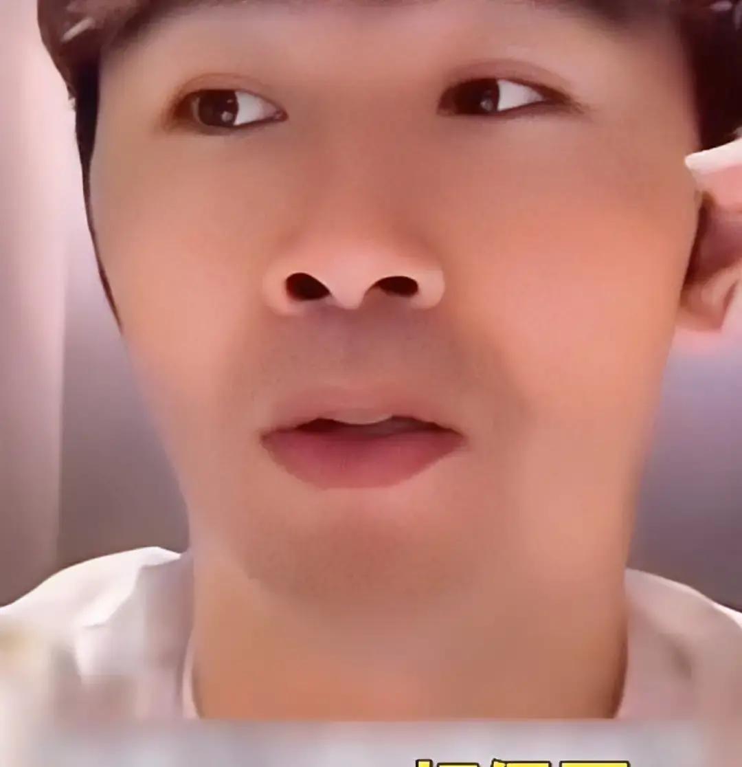 孙颖莎的脚，没事了。之前大家不是担心她脚踝受伤吗。前国手闫安在直播里就说，