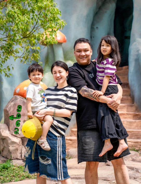 忽然有点理解李嘉格了，为什么妈妈反对也执意要和车澈结婚，不是因为车澈爱奇