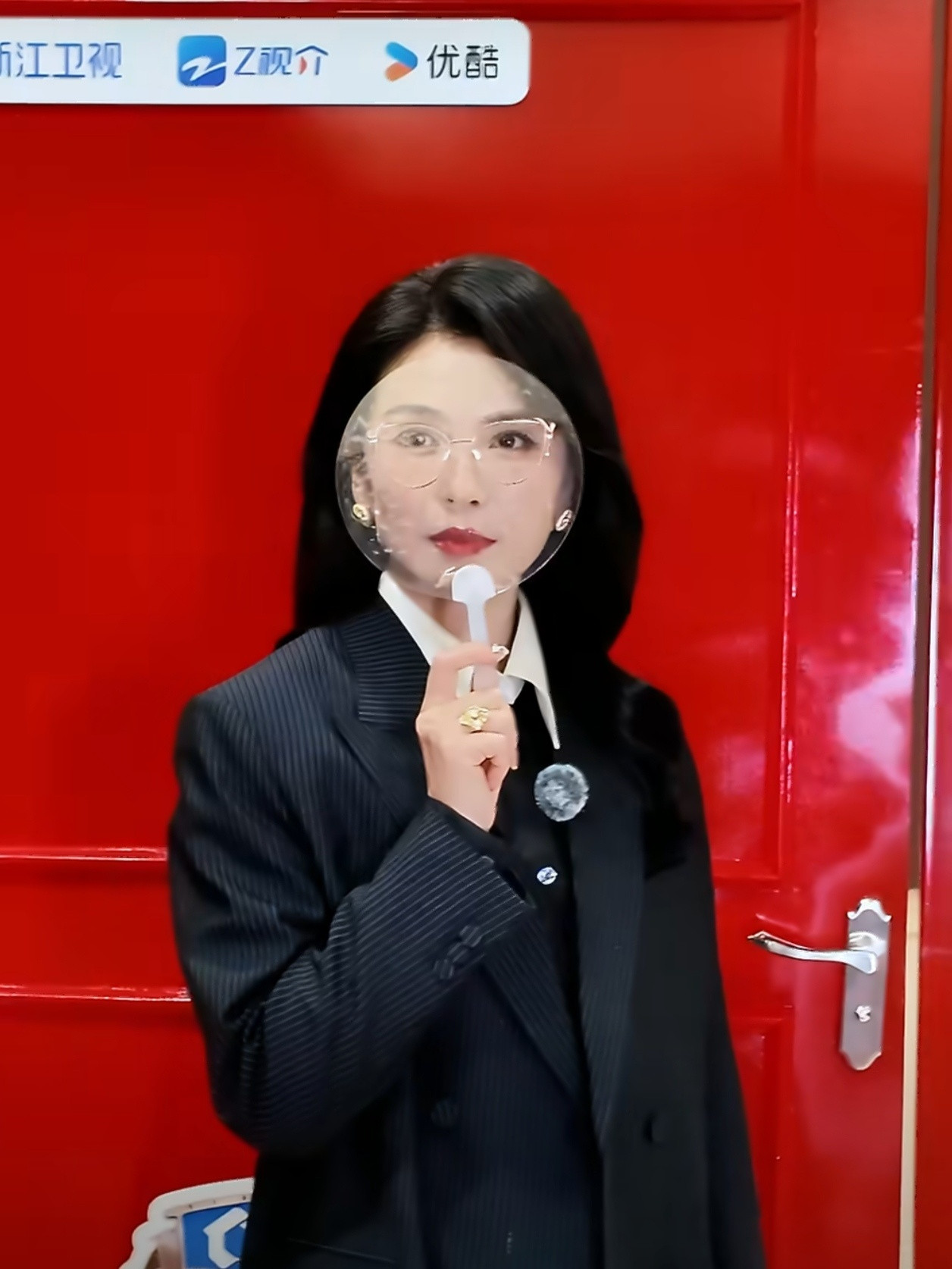 刘涛穿条纹西服，我疯狂分泌口水～🥵