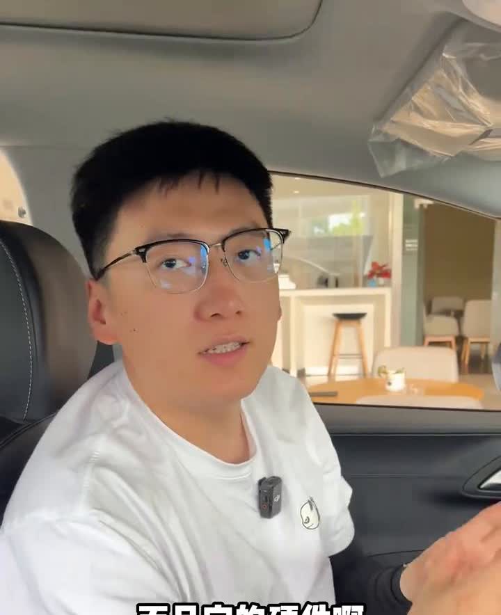 最佳MPV库斯途。如果能接受它的缺点，那剩下的都是优点。如果想花13万多买一