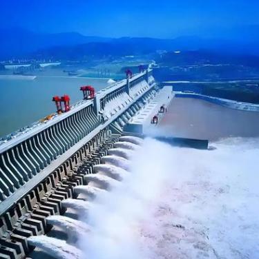 日本网友表示：如果中日战争爆发，日本第一个炸的不是中国的重要城市，而是第一个炸中