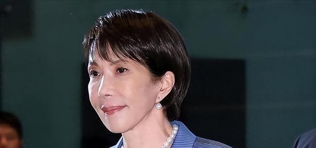 日本万万没想到，高市的“愚蠢”居然帮中国解决了两大问题。第一个，帮我们全中国人再