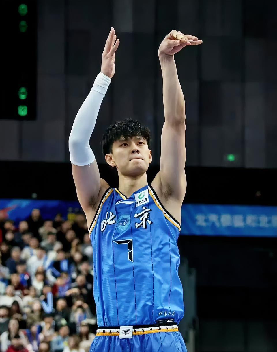 没有打出预期，曾凡博新赛季已经打完的7场比赛！！！对阵广东：出战22分钟，投