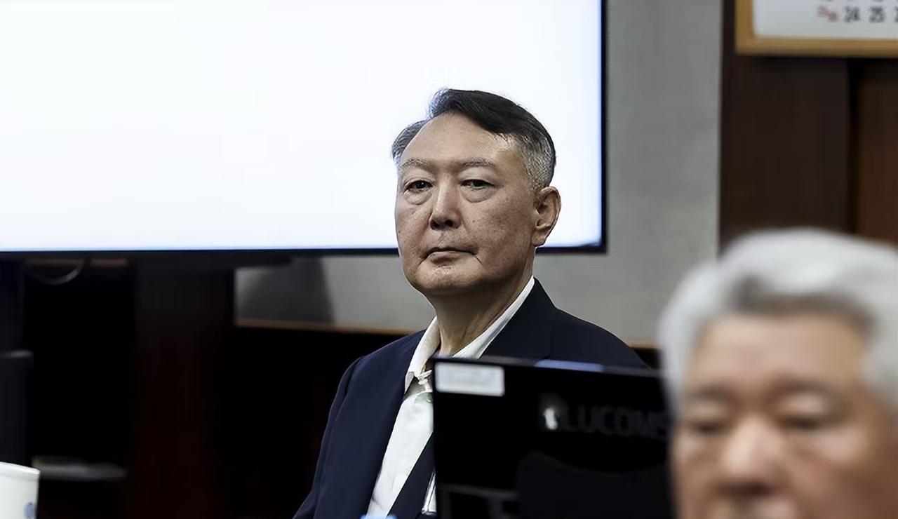 今日果，他日因，以前尹锡悦对李在明也不好。李在明真是一点优待都没有给尹锡悦。尽管