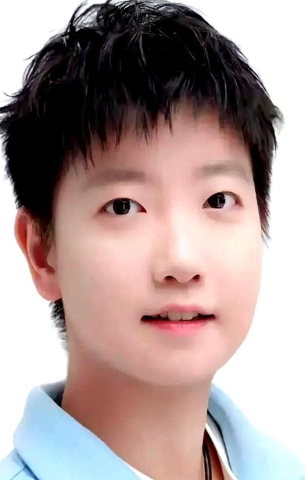 不查不知道一查才明白莎莎不打比赛了，但她依旧吸引了很多人的目光，这些目光并不