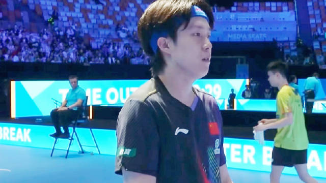 王楚钦魅力全开：青春风采惊艳全场