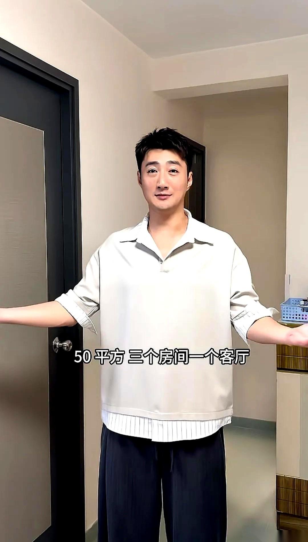 TVB演员蔡淇俊最近发了一条视频，把镜头对准了自己在香港的老家。50平米的硬质空