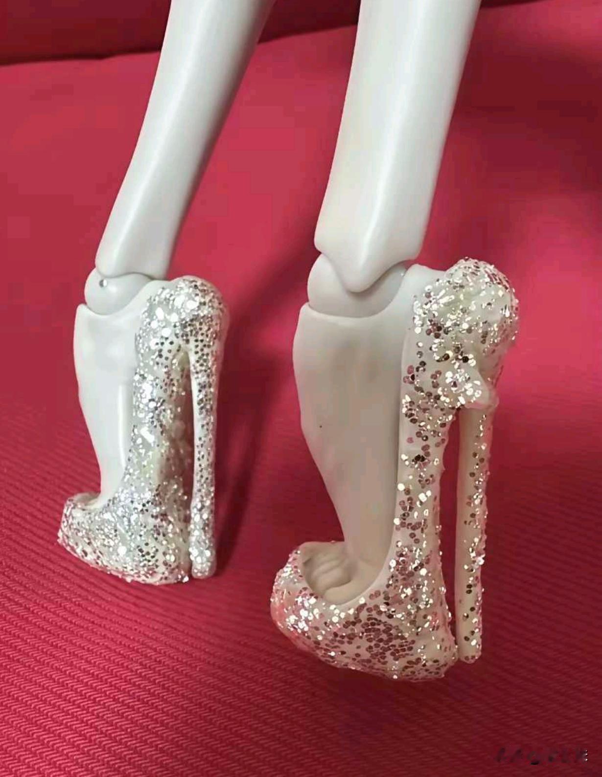 这个鞋子的设计师是怎么想的？