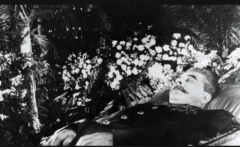 斯大林，这位苏联的传奇领导人，晚年却因猜忌和健康问题活得极为孤独。他的生活习惯极