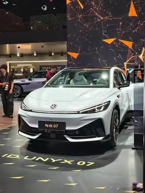 家庭存款七个档次，折射着生活的底气：一、很穷：无存款二、挺穷：1-5万三、