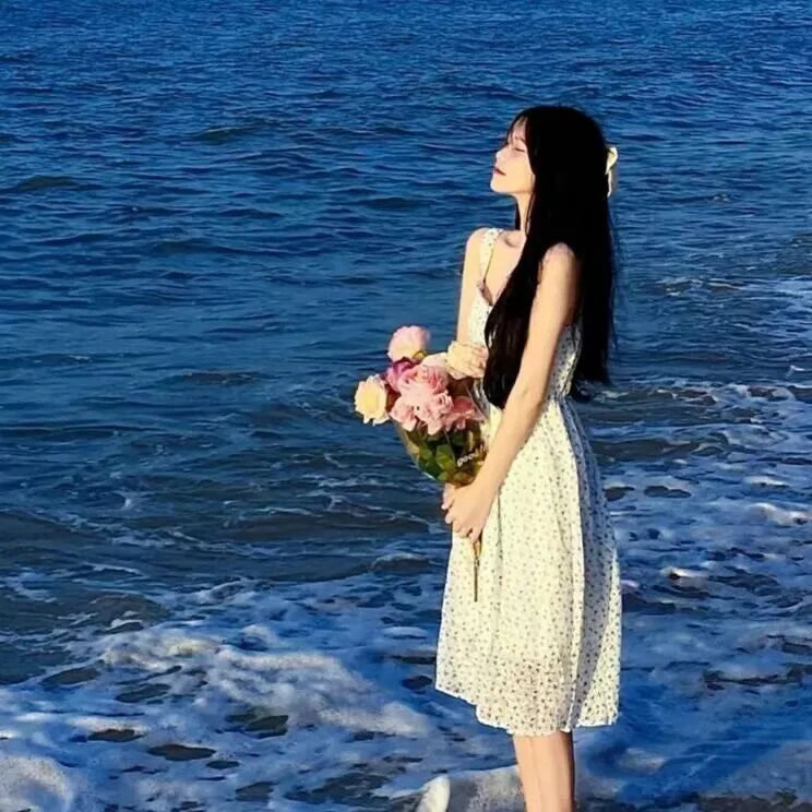 50个适合写在书签上的句子，简短也高级1.与其互为人间不如自成宇宙2.岁岁