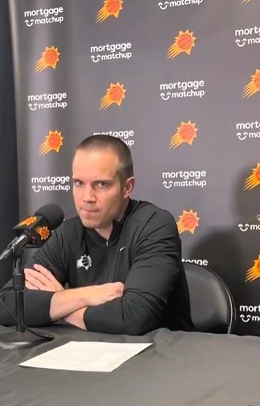 太阳主教练乔丹·奥特赛后谈限制詹姆斯：“他的攻筐能力很强，我们需要花更多的精力来