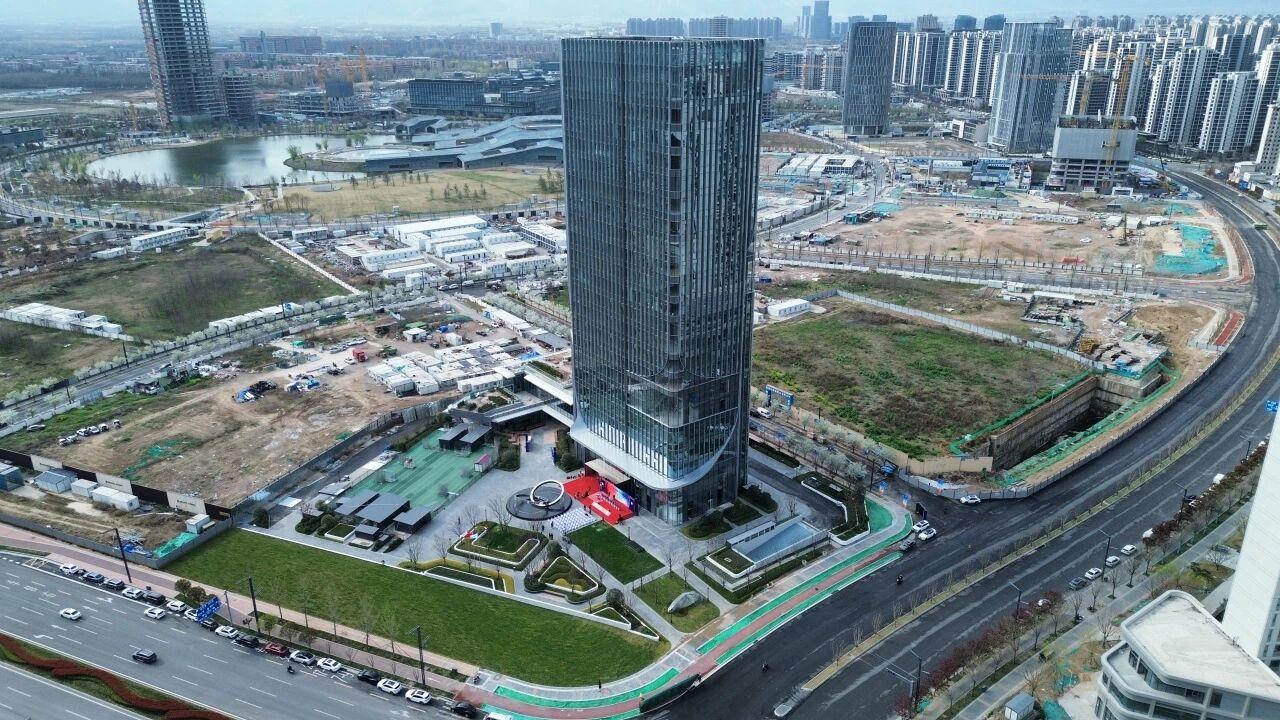 日前，西安高新CID的嘉和中心（一期）正式投用并举办入驻仪式，标志着该项目成为高