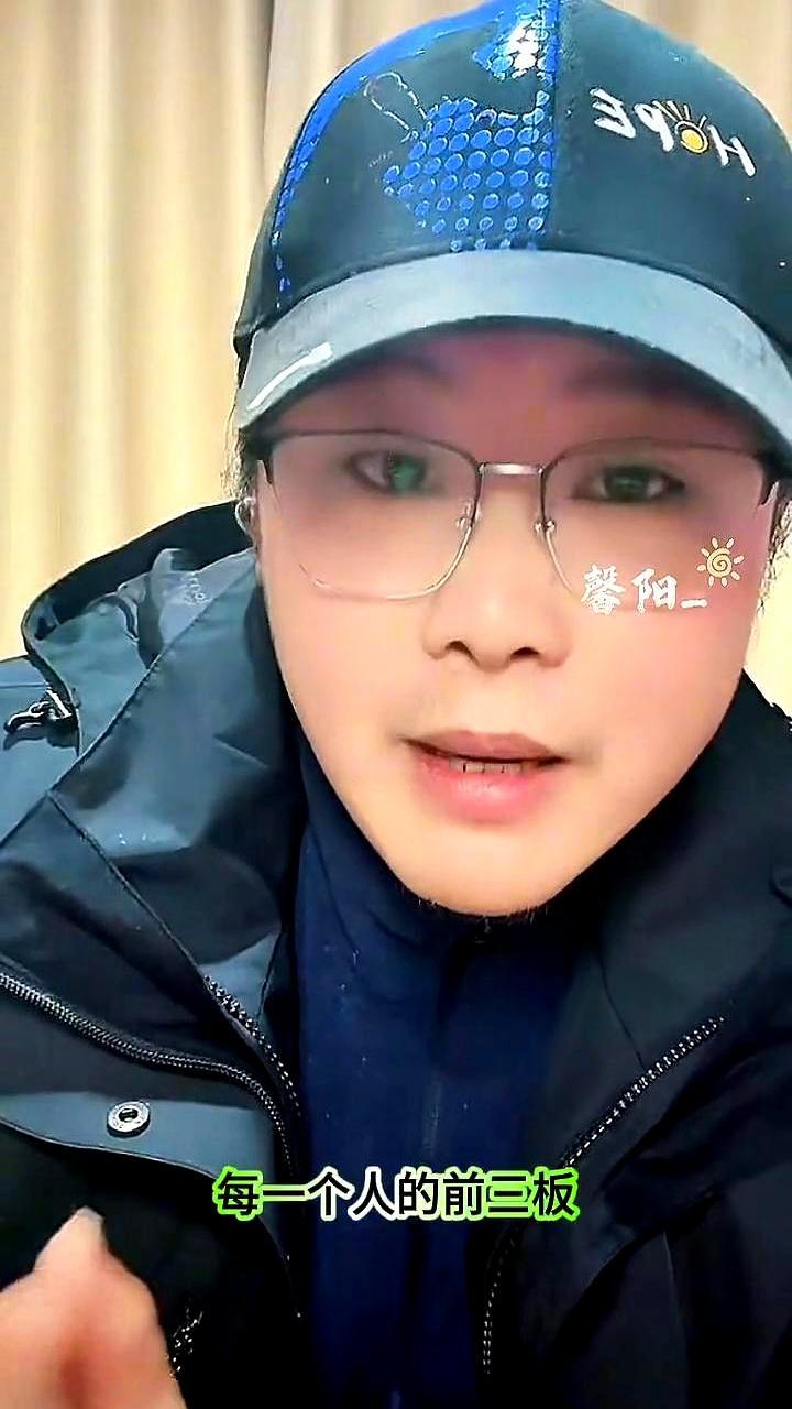 练死也没用！国乒前三板的真相，残酷到你不敢信。你以为马琳那手神出鬼没的发球