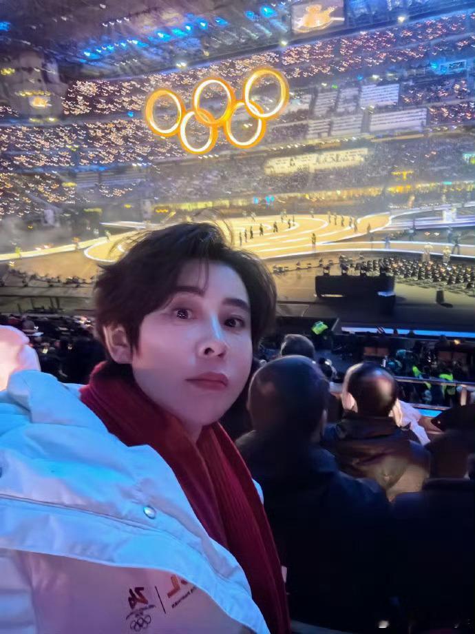 王濛终于参与了冬奥开幕式：终于参与了自己的第一次冬奥开幕式，我也是好起来了🤓
