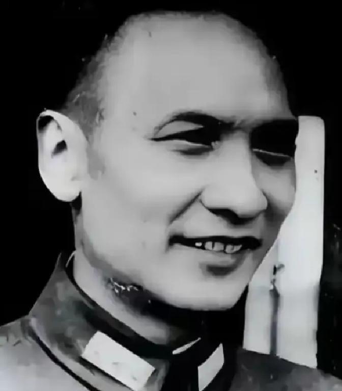 1950年，云南省主席的位置给了陈赓，没给和平起义的卢汉。陈赓私下把原因说给他听