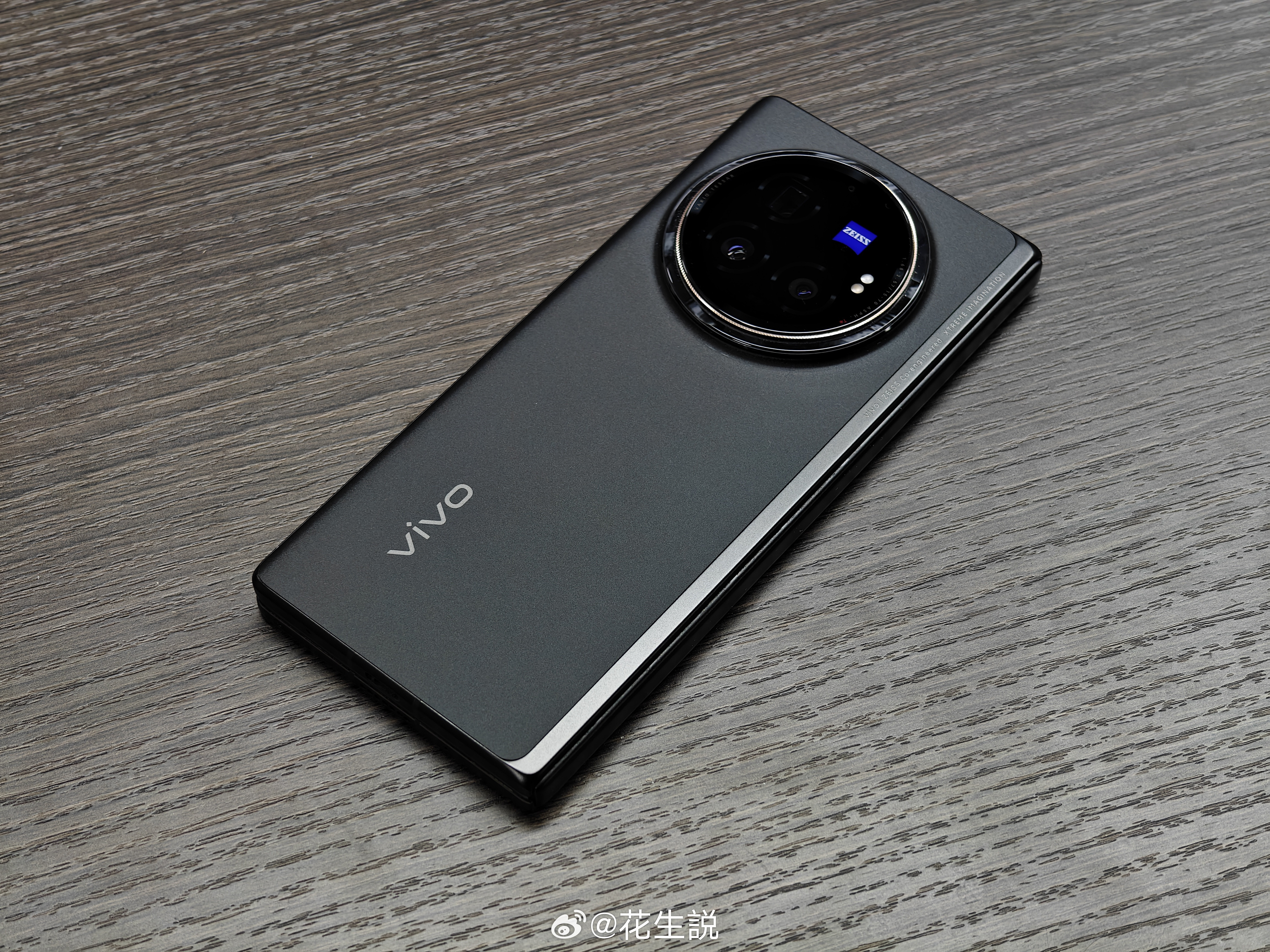 你们说今年vivo有Pro系列的大折吗？不为别的，主要我很期待用上超声波指纹的旗