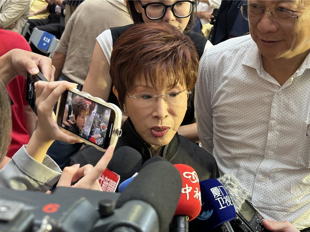 卢秀燕不选党主席?洪秀柱打气:下定决心就要勇往直前.针对台中市长卢秀燕可能不投入