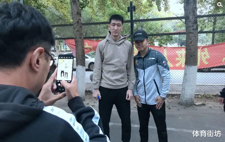 CBA快讯，刘志轩现身辽篮，<em>孙桐林</em>退役辅助周鹏，广州主帅浮现！